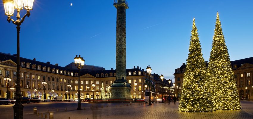 christmas-in-paris-1.jpegwidth1579ampheight1053ampext