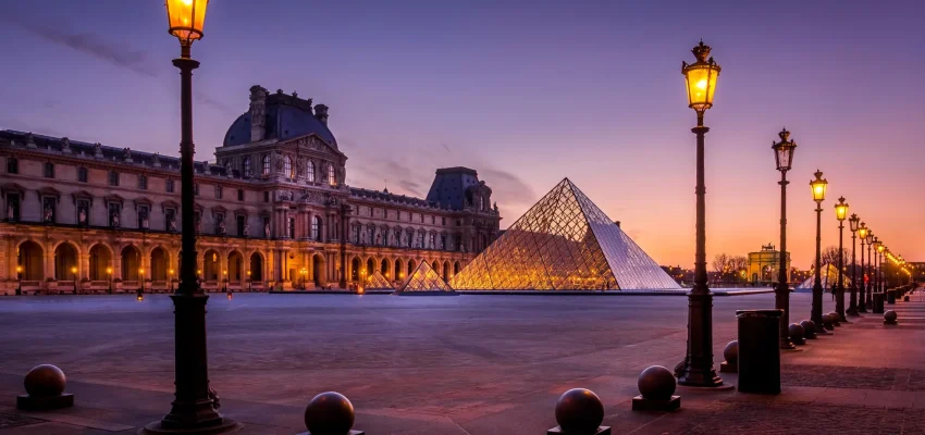 the-louvre-lamps-france